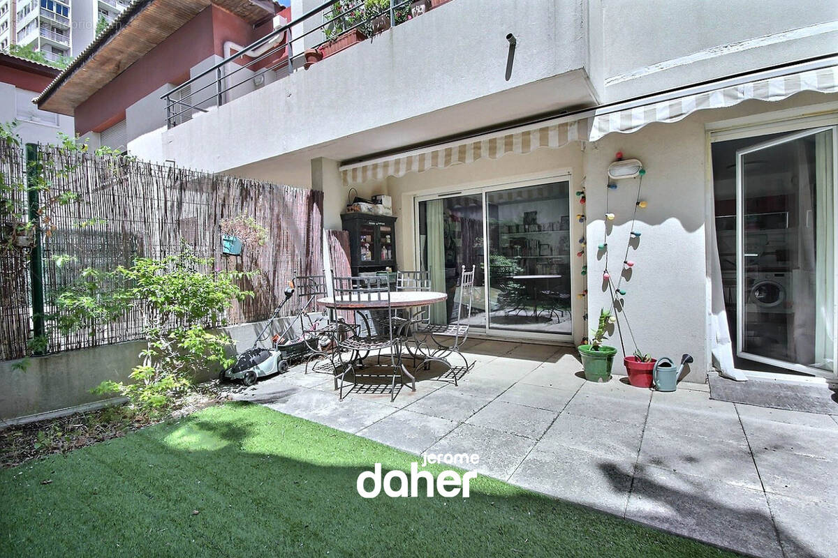 Appartement à MARSEILLE-6E