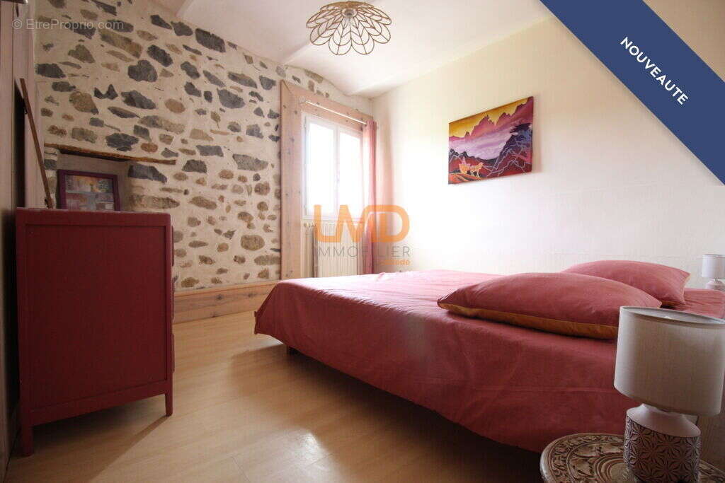 Appartement à SAINT-PAUL-LE-JEUNE