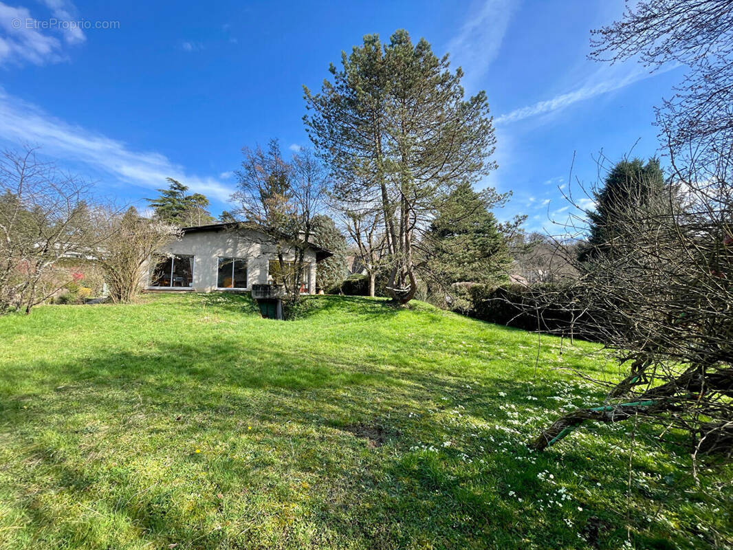 Maison à CHARBONNIERES-LES-BAINS
