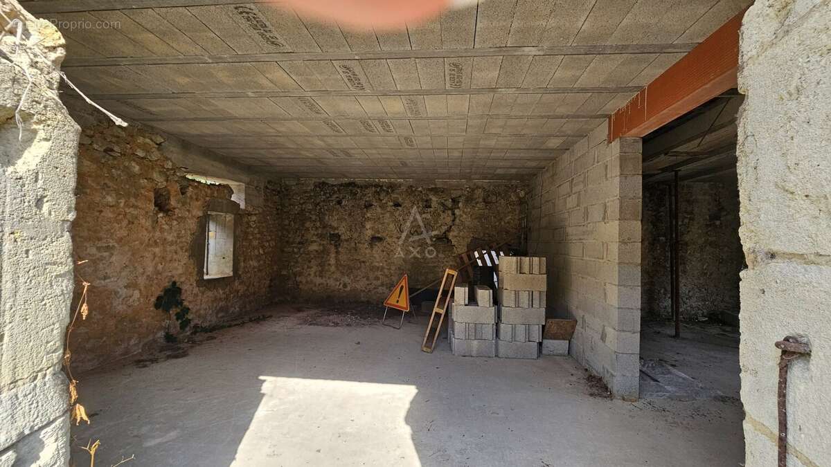 Maison à rénover avec des murs en pierres situé à 25mins de St André de Cubzac - photo 5