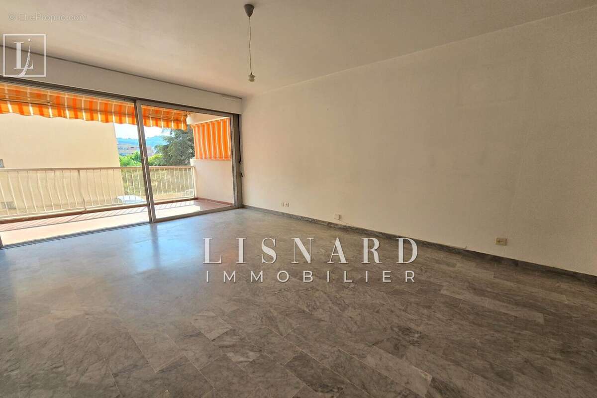 Appartement à VALLAURIS