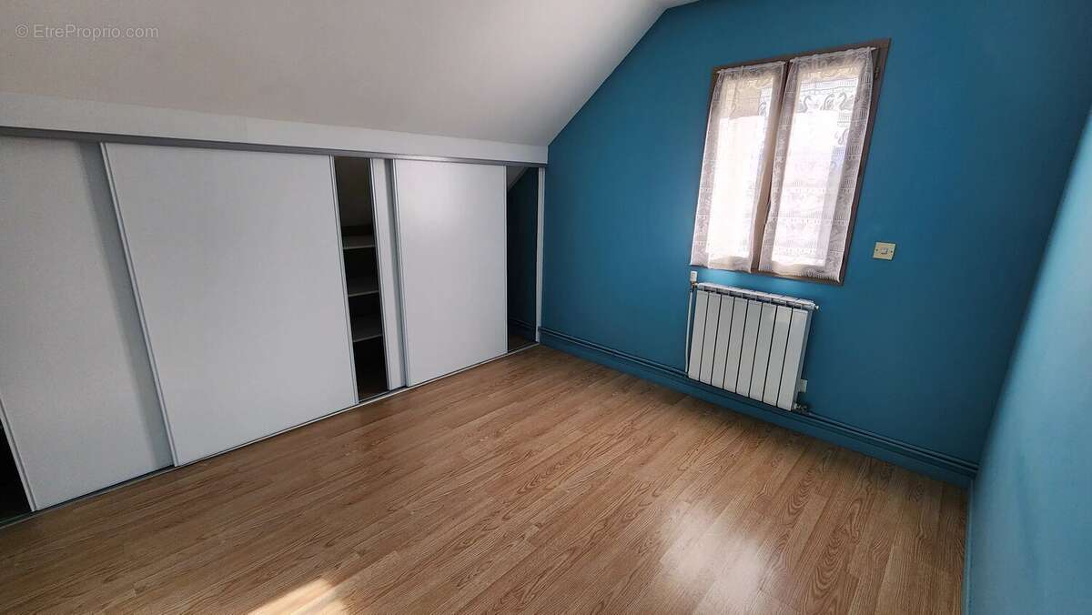 Appartement à NAY