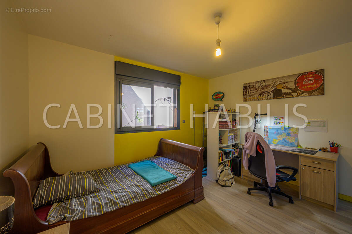 A vendre - villa de t6  de 248 m2 environ - le tampon - 728 000 € - photo 9