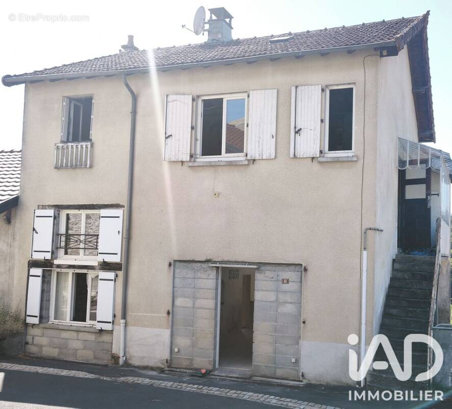 Photo 1 - Maison à ROANNES-SAINT-MARY