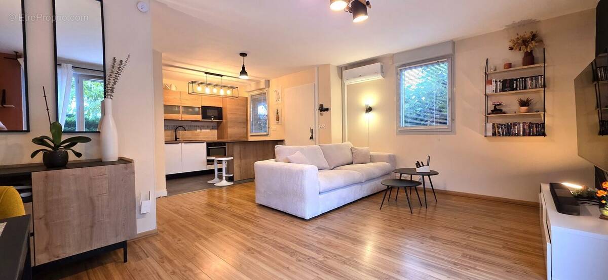 Appartement à DREMIL-LAFAGE