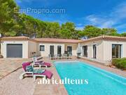 Maison à BAGNOLS-EN-FORET