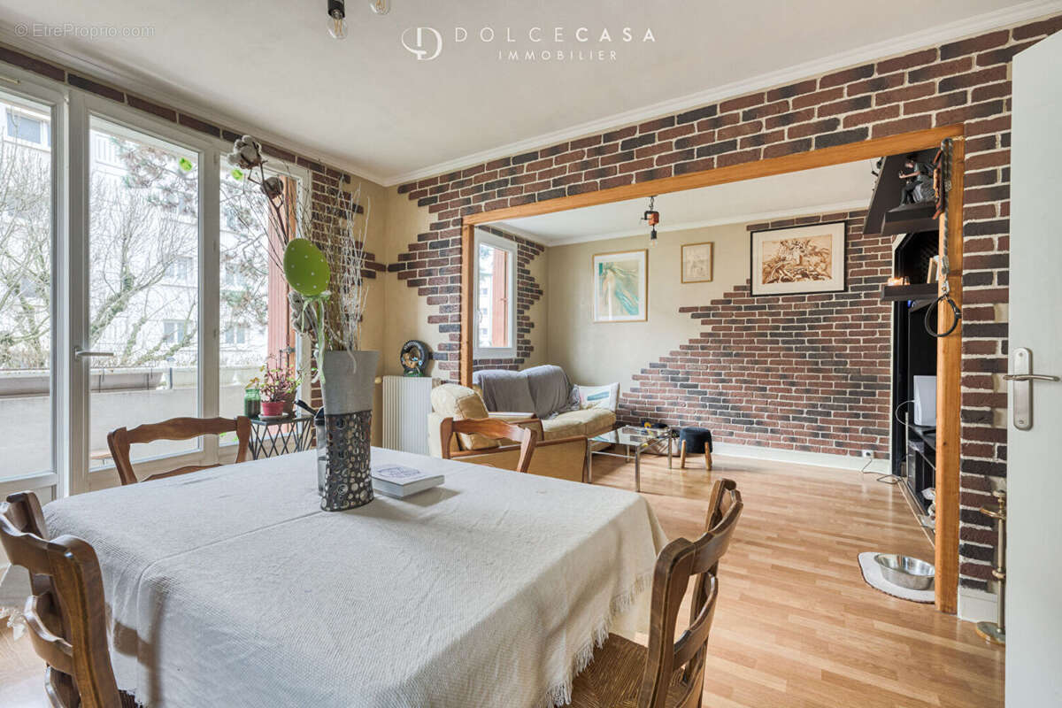 Appartement à FONTENAY-SOUS-BOIS