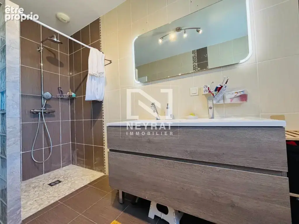 Maison individuelle Situé à Charmoy à 9 min de Blanzy , et seulement à 17 min de la gare TGV le Creusot - photo 12