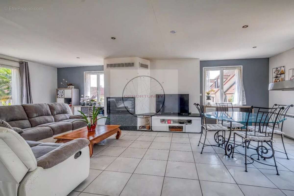 Maison à JOUY-SUR-MORIN