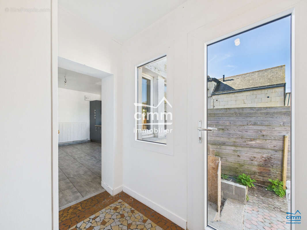 Maison à LONGUE-JUMELLES