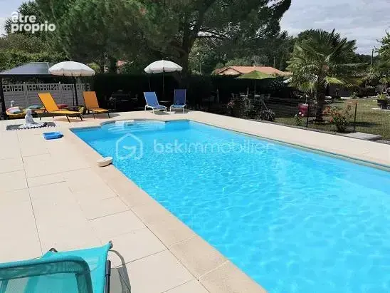 Magnifique propriete de 257 m2 avec 6 chambres, 4 sdb, piscine et un gite de 67 m2 avec 2 chambres !!! - photo 6