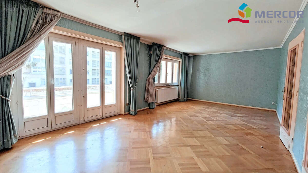 Salon - Appartement à STRASBOURG