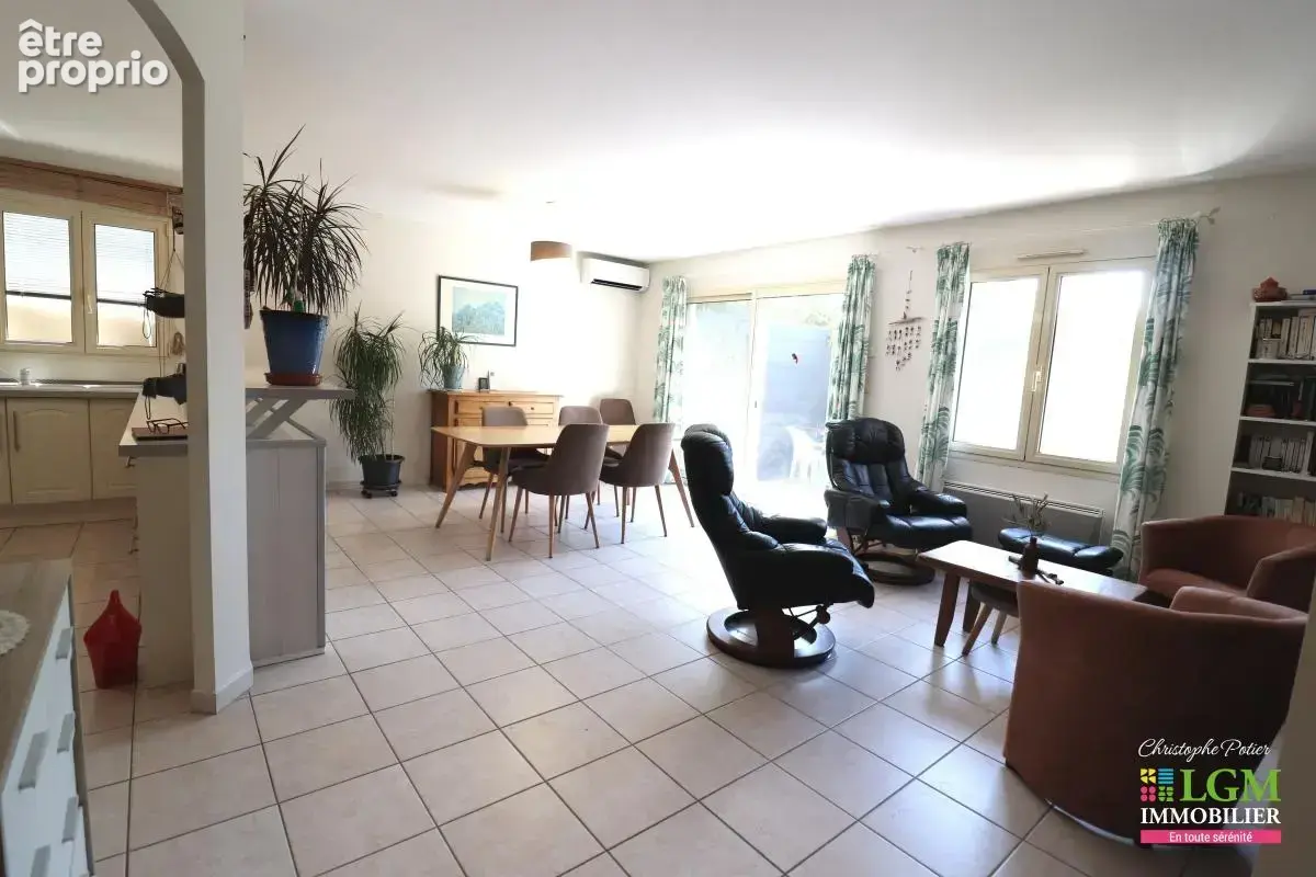AUBIGNAN (84) - Le luxe du calme, la douceur de la Provence pour cette maison de 116 m² - photo 12
