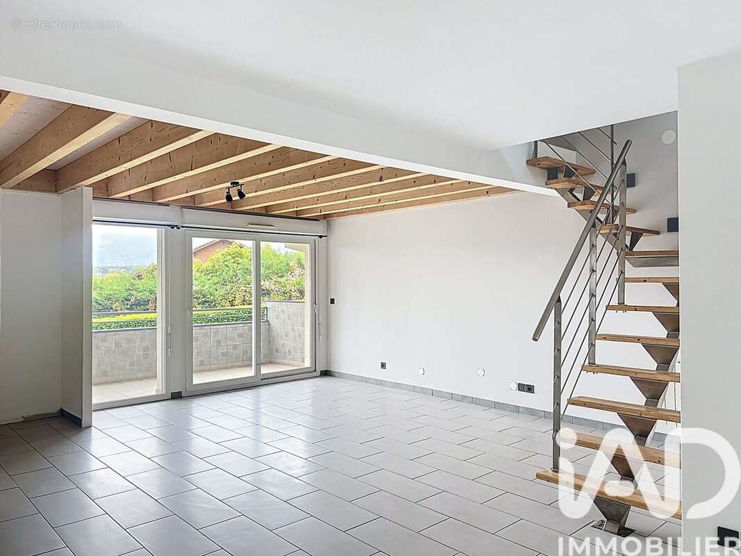 Photo 2 - Appartement à VIRY