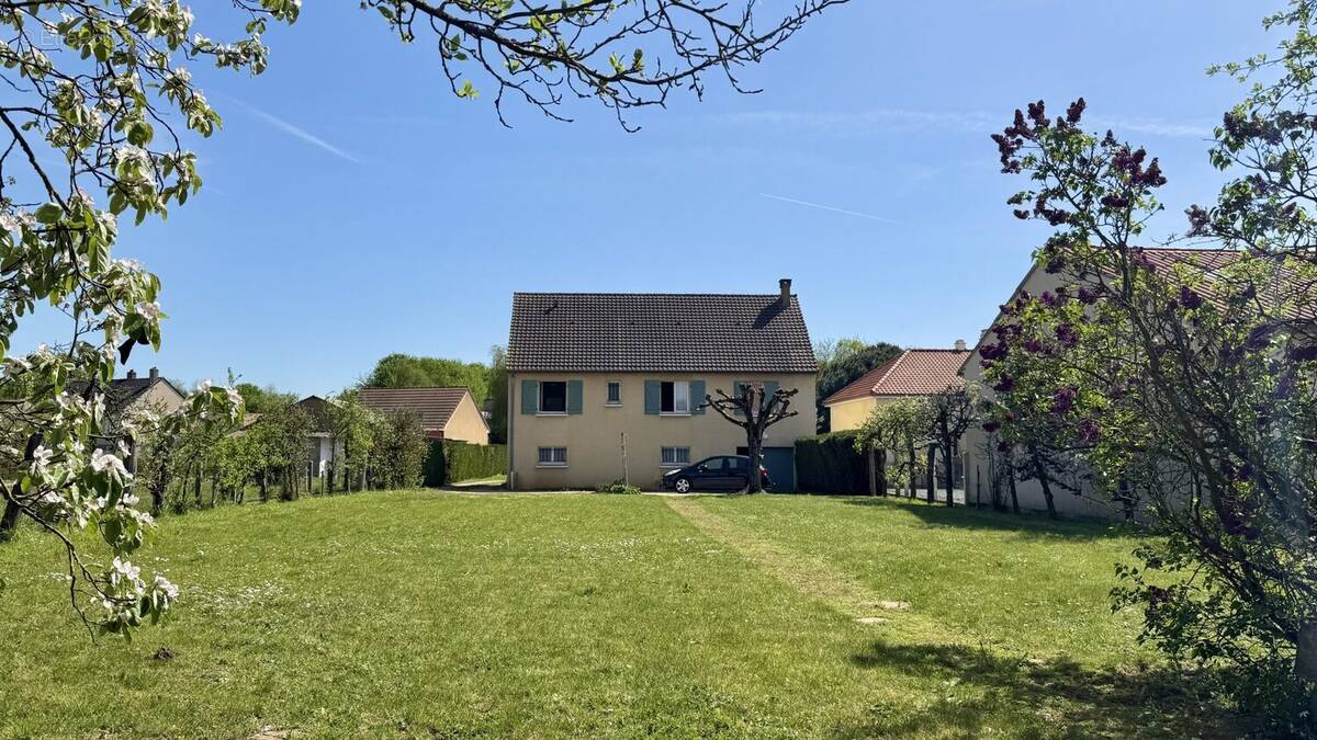 Maison à TORCE-EN-VALLEE
