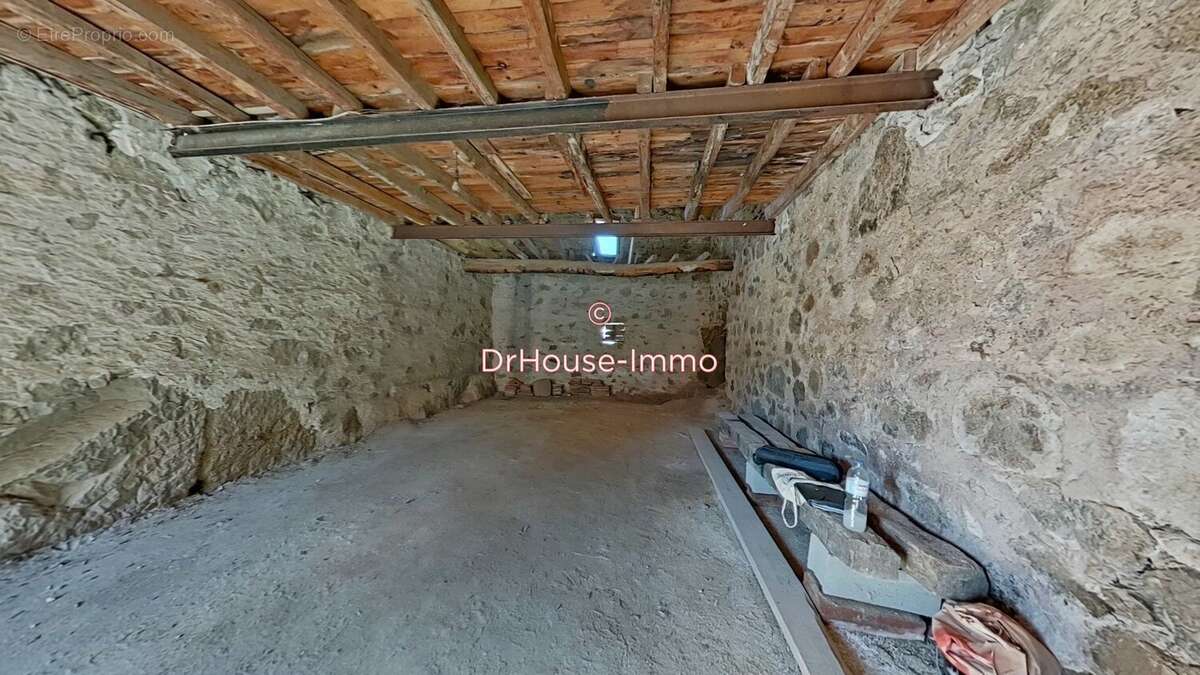 Commerce 65 m² à Lansac  - photo 23