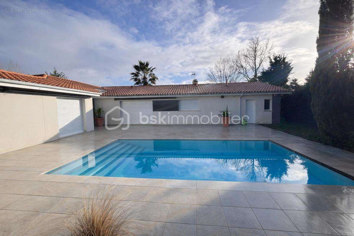 Maison à LE PIAN-MEDOC