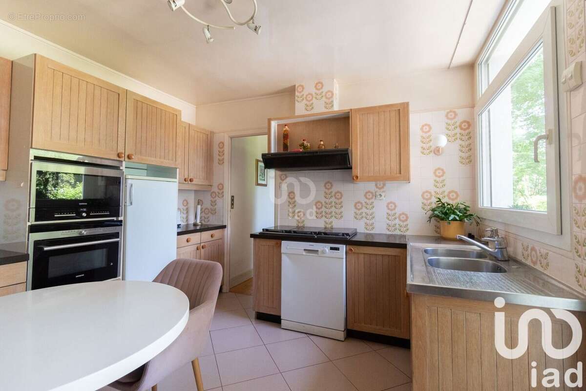 Photo 4 - Maison à LA CELLE-SAINT-CLOUD