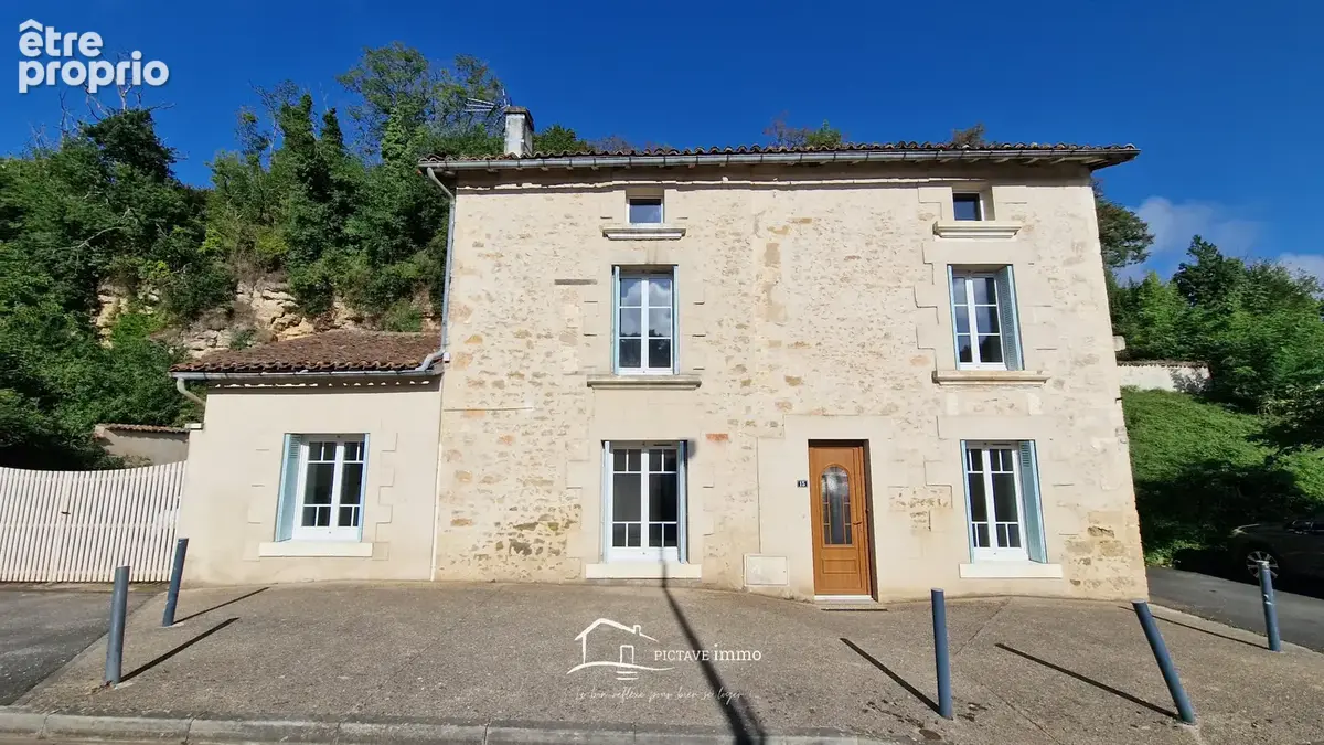 Photo Maison à Lusignan au prix de 169 100€