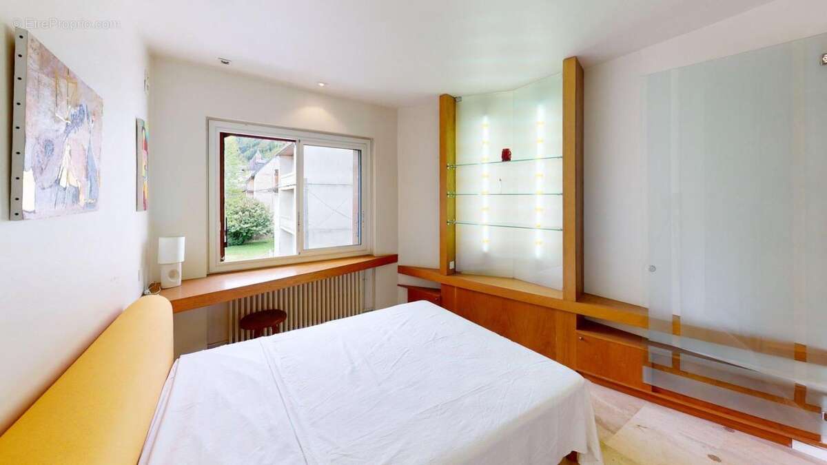 Charmant appartement de type 4 de 112 m² avec Terrasse Plein Sud et Vue Panoramique à Bagnères-de-Luchon - photo 11