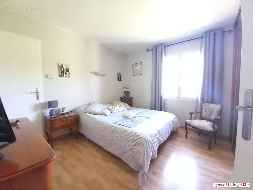 Maison 141 m² à Voiron  - photo 9