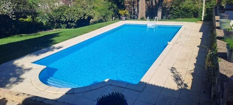 Dpt Allier (03) : à vendre à Hérisson - Maison entièrement rénovée de 190 m2 - Terrain 2429 m2 - Dépendances - Piscine - photo 2
