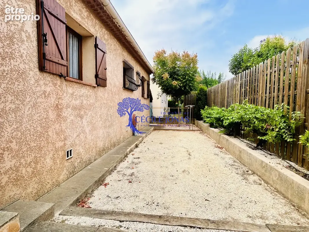 Maison de plain-pied avec piscine   La Londe-les-Maures, à deux pas du centre-ville - photo 11
