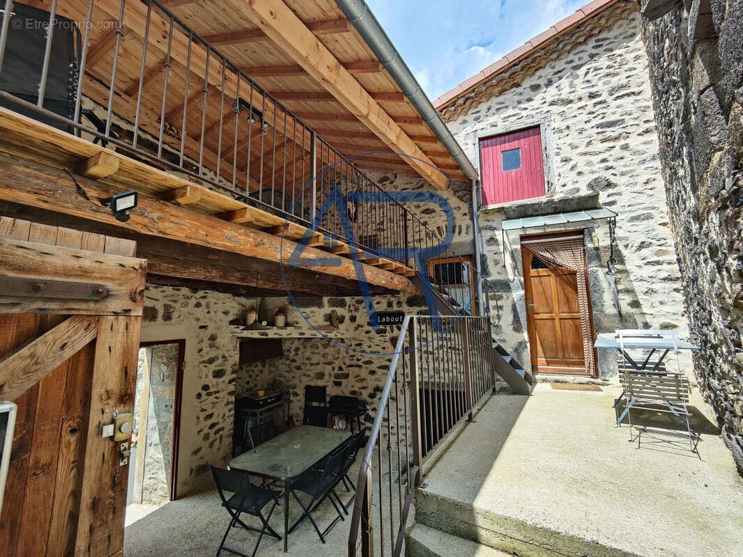 Maison à BLASSAC