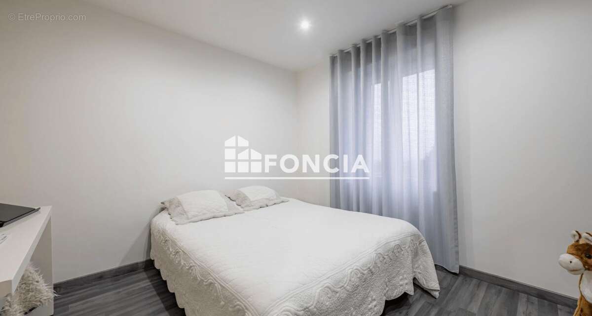 Maison à CLONAS-SUR-VAREZE