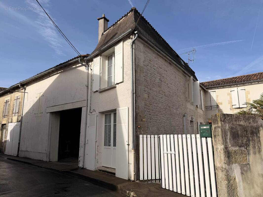Maison à SAUZE-VAUSSAIS
