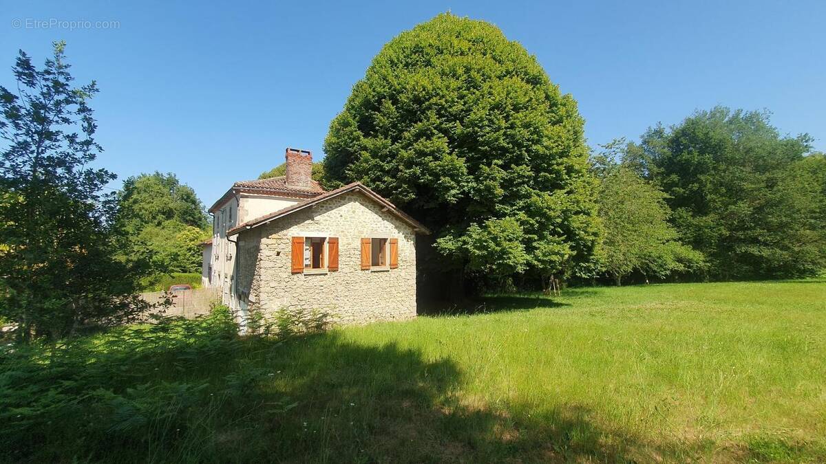 Photo 1 - Maison à SAINT-MATHIEU