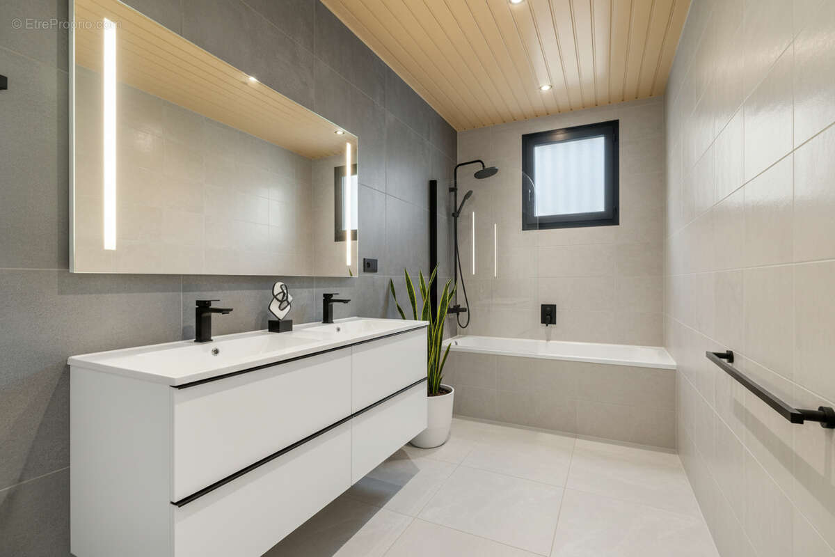 Maison à CASTANET-TOLOSAN