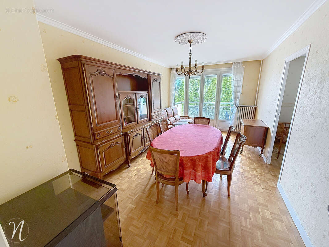 Appartement à SAINT-ETIENNE
