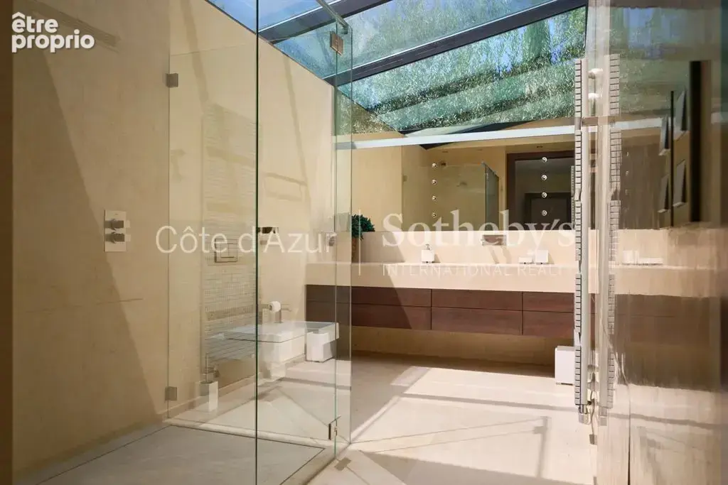 Terre Blanche, villa de plus de 500 m² avec cinq suites sur un parc de 9 585 m² - photo 13