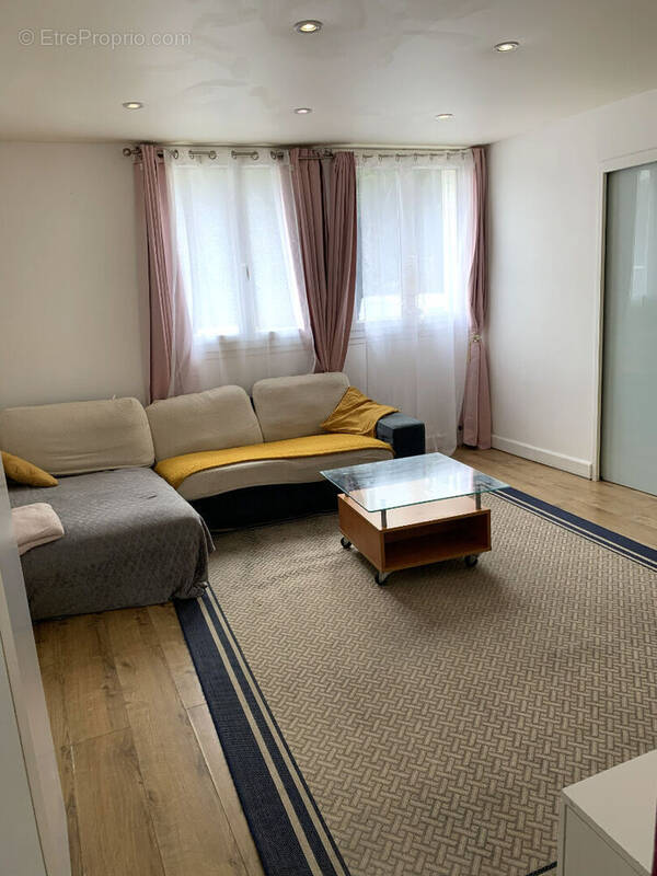 Appartement à LES PAVILLONS-SOUS-BOIS