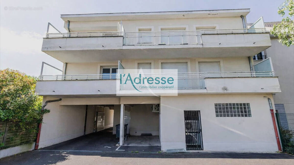 Appartement à CHILLY-MAZARIN