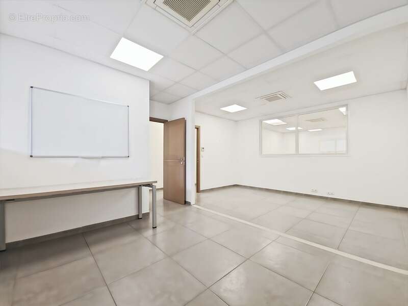 SARROLA CARCOPINO (20) locaux commerciaux- bureaux secteur Baléone - photo 6