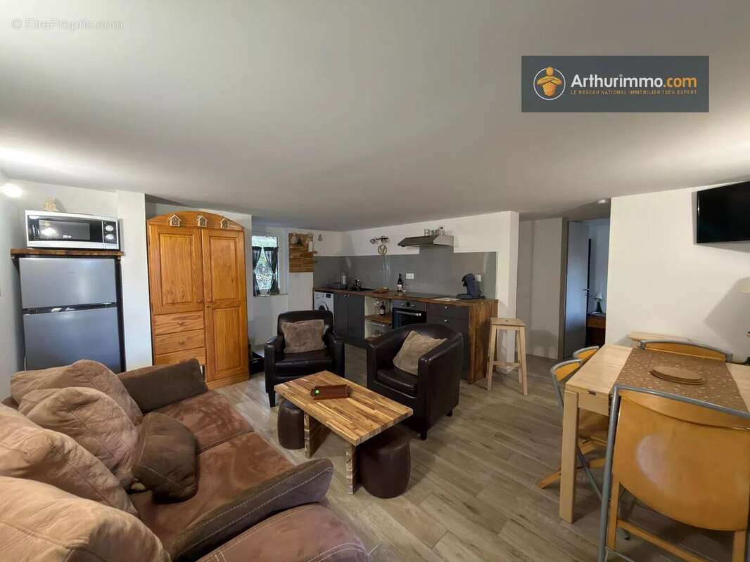 Maison à MONTFERRIER