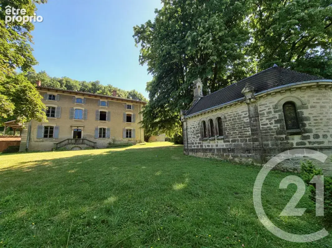 Maison à EYZIN-PINET