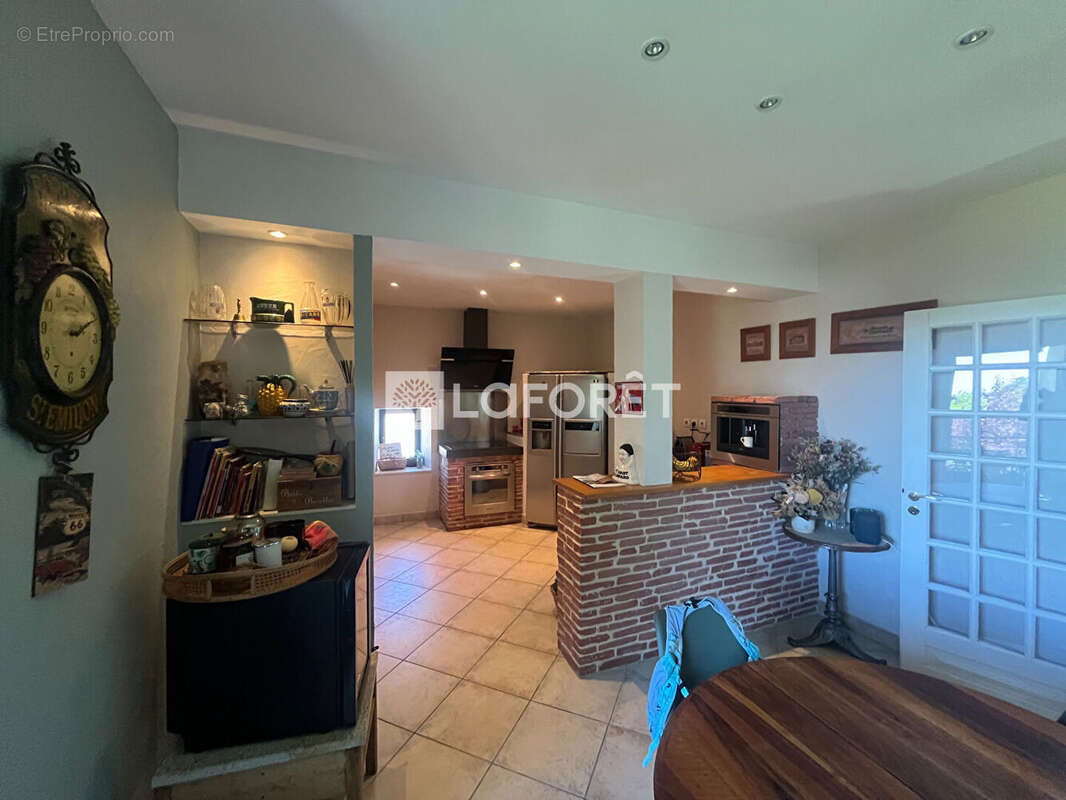 Maison à LUC-LA-PRIMAUBE