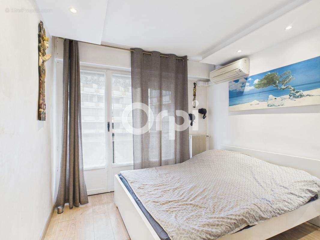 Appartement à MANDELIEU-LA-NAPOULE