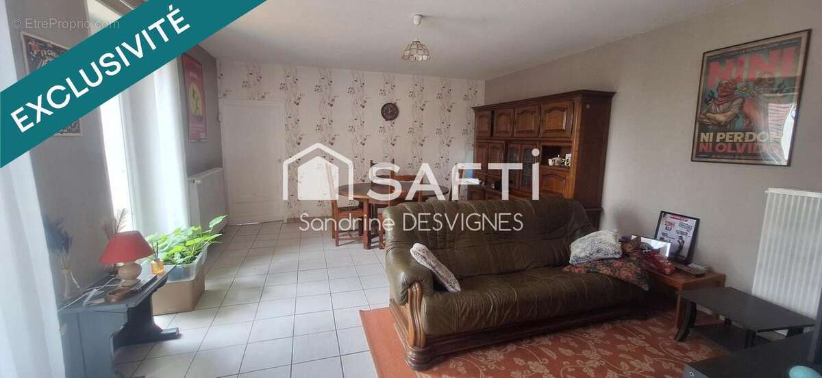Maison 88 m² à Saint-Eugene  - photo 2
