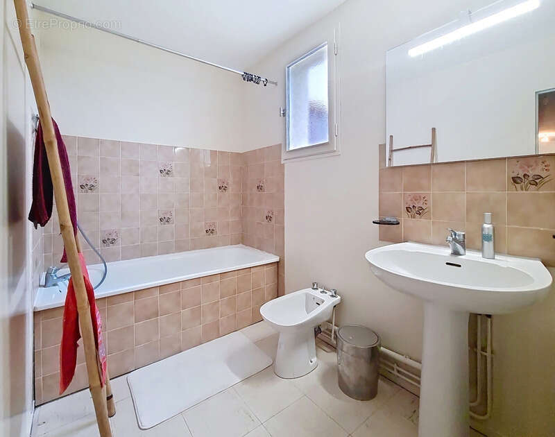 Appartement à FUMEL