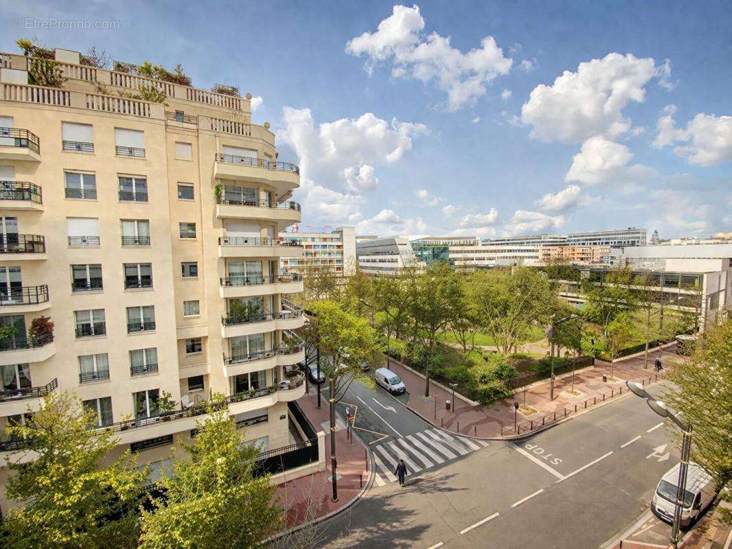 Appartement à LEVALLOIS-PERRET