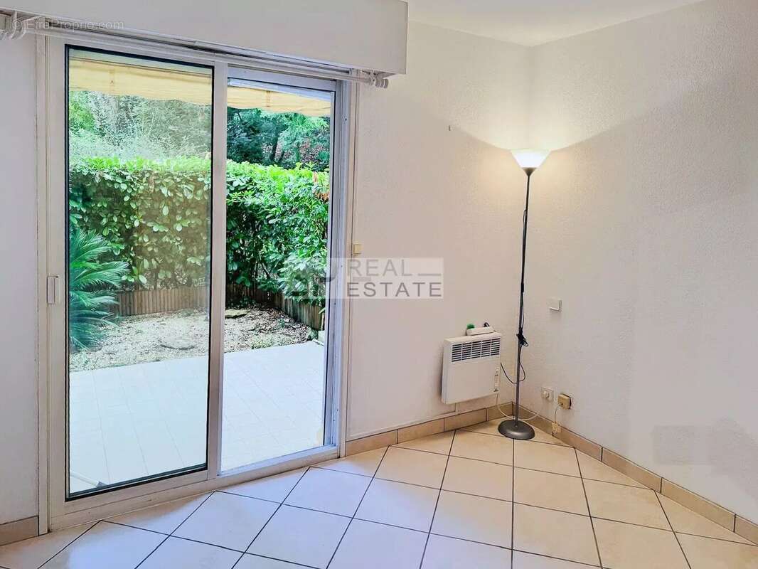 Appartement à MANDELIEU-LA-NAPOULE