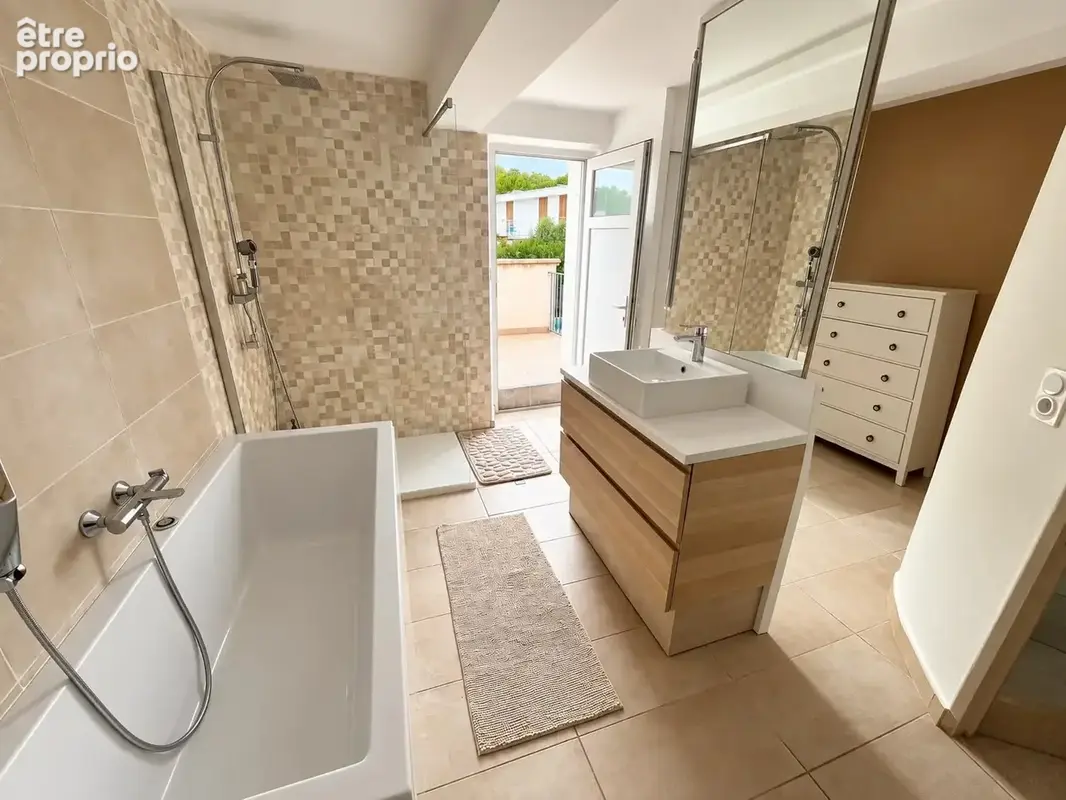 Meyreuil maison de village de 142 m2 avec jardin garage et cave - photo 9