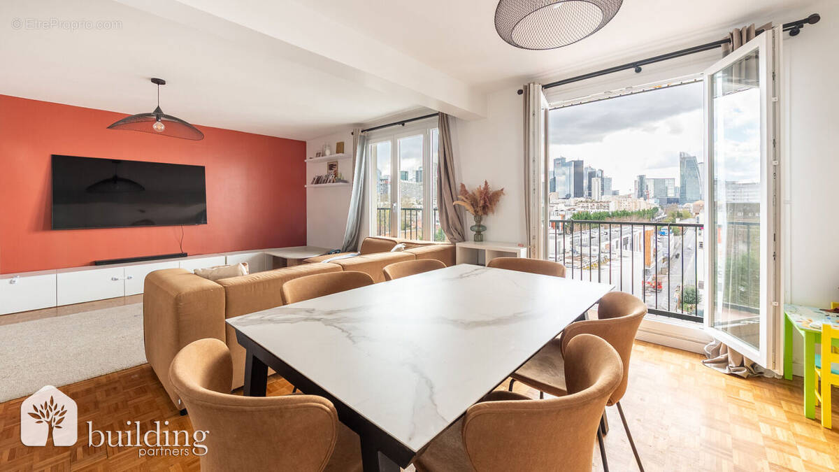 Appartement à COURBEVOIE