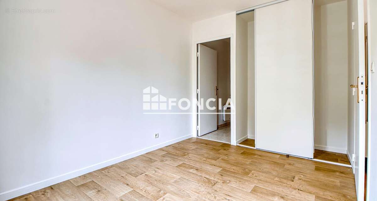 Idéal pour un 1er achat ou un investissement locatif ! Rue de la Senette à Carrières-sous-poissy (78) - Appartement T2 rénové 42 - photo 9