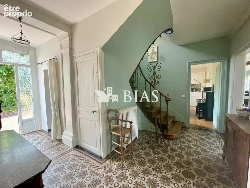 Maison 7 pièces 236 m² à vendre à Saint-Aubin-Les-Elbeuf (76410) - photo 2