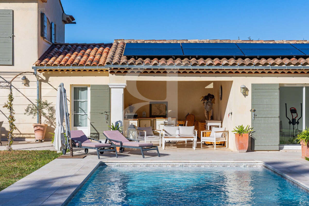 Maison à L&#039;ISLE-SUR-LA-SORGUE